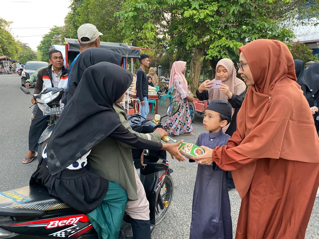 Bagi nasi kotak