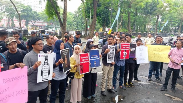 Tolak Revisi UU Penyiaran Tolak RUU Penyiaran