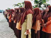 Semangat Para Pelajar Pada Barisan Upacara HUT Ke-79 RI di Lapangan Upacara Landing, Lhoksukon. (Foto: Chairul Sya'ban/Lingkarkita.com)