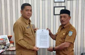 Penyerahan SK Perpanjangan Pj Geuchik