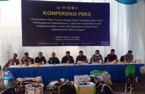 Konferensi pers Bea Cukai
