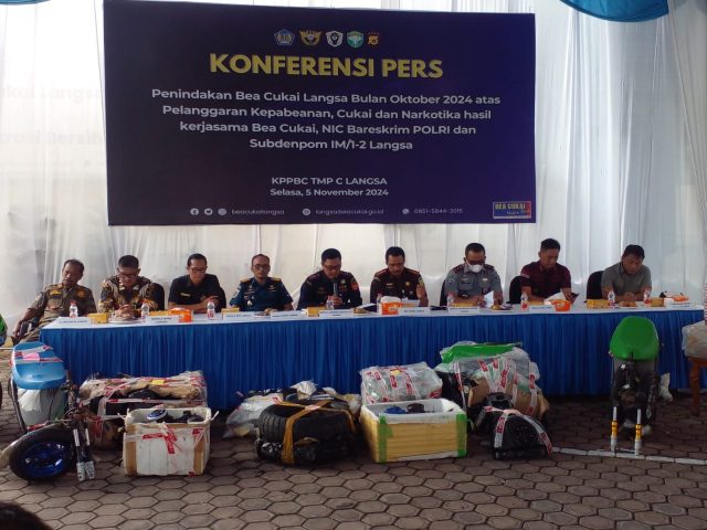 Konferensi Pers Bea Cukai Konferensi pers Bea Cukai