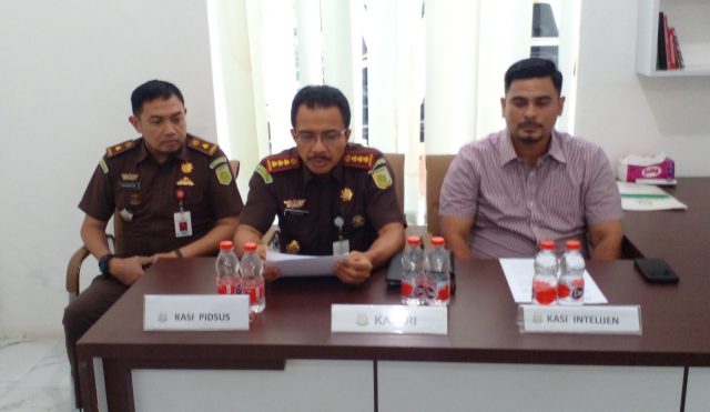 Konferensi pers Konferensi pers pengungkapan kasus dugaan korupsi